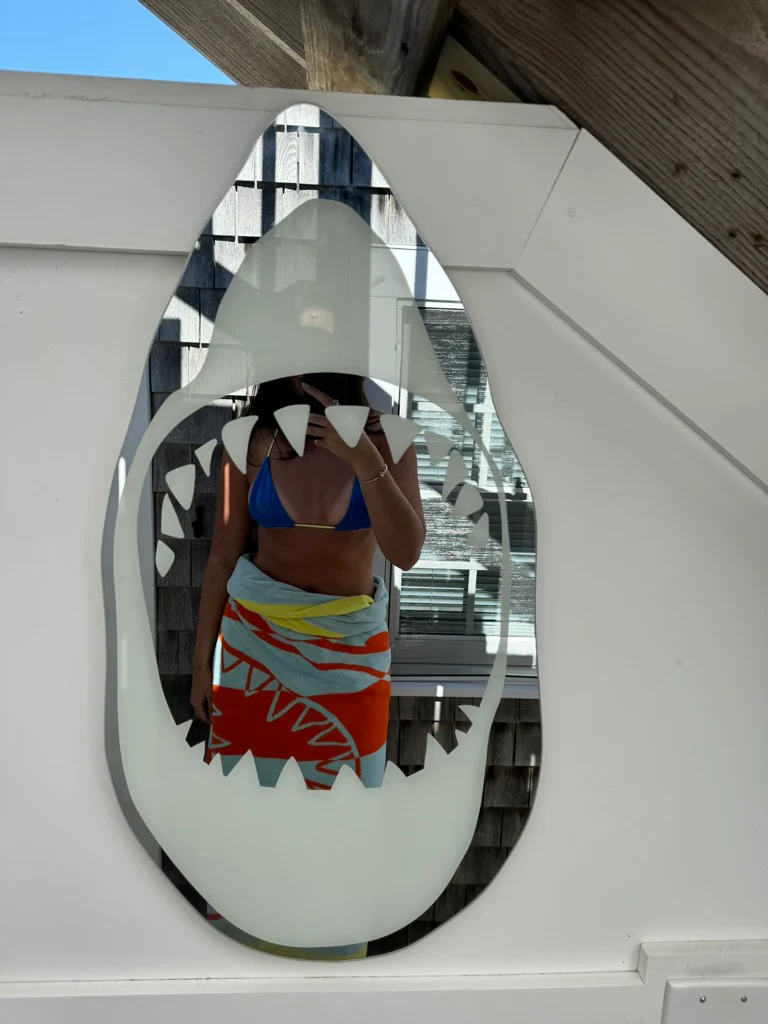 GREAT WHITE MIRROR - Image 2