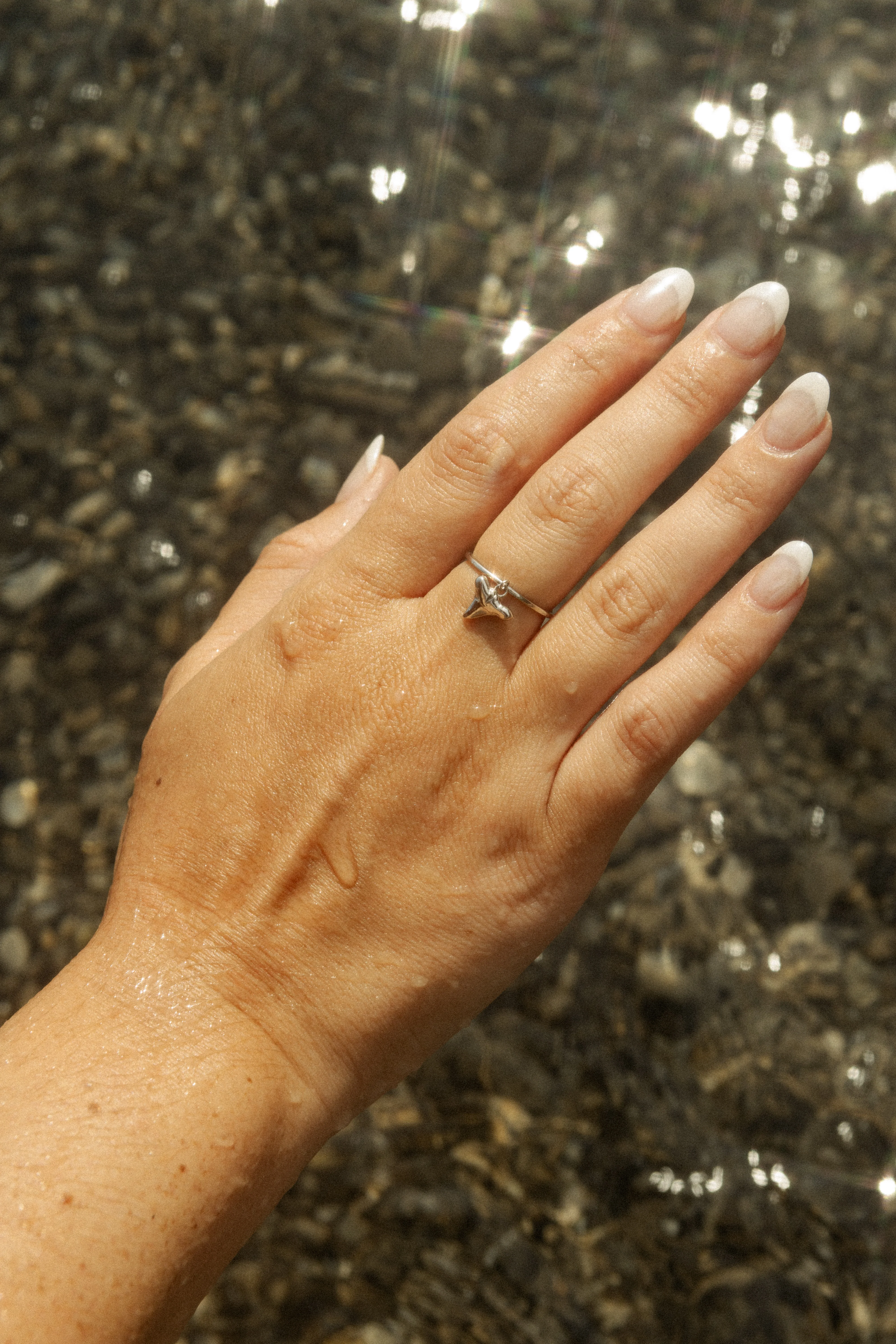POSITANO DAINTY CHARM RING SILVER